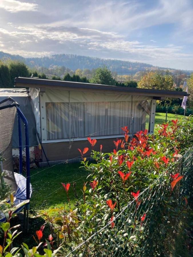 Glamping Karavan U Konopiste Chrastany  Dış mekan fotoğraf