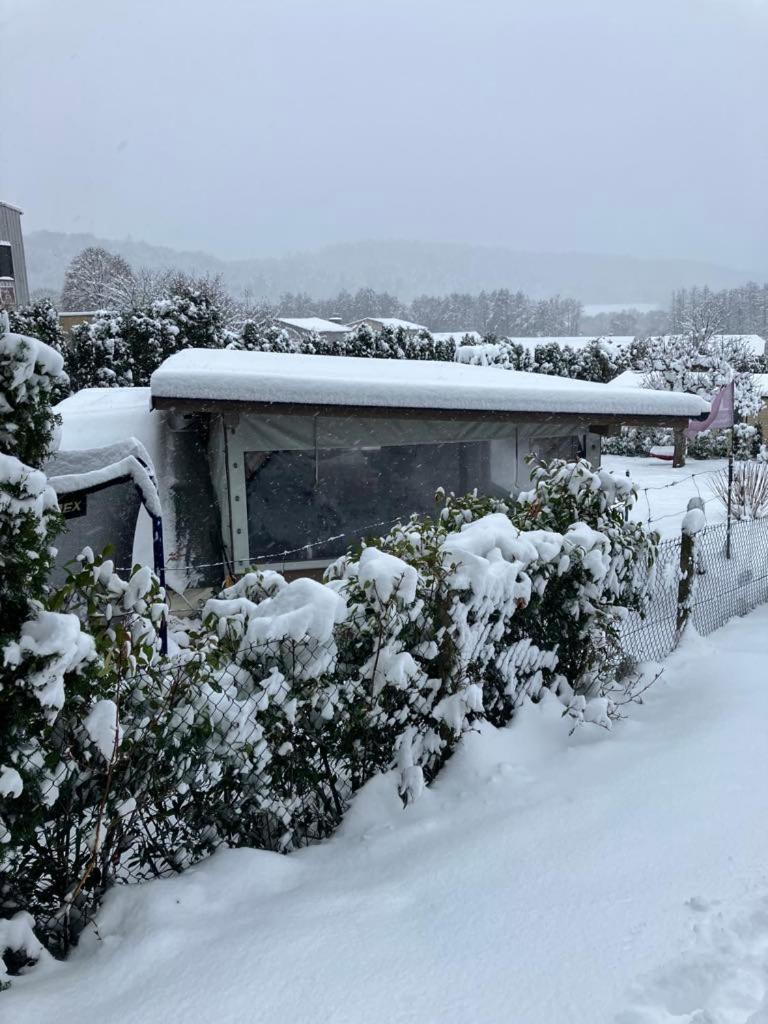 Glamping Karavan U Konopiste Chrastany  Dış mekan fotoğraf